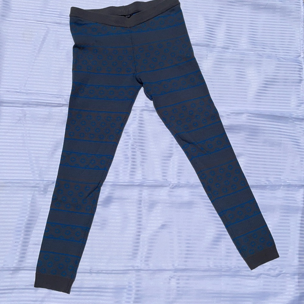 Romeo + Juliet couture medium knit leggings
